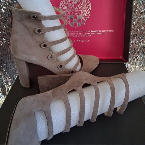 ✨ Like New ✨ Vince Camuto Taupe Suede Strappy Booties – Size 9M / EU 39 - Picture 4 of 7